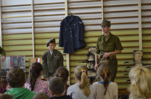 Pokaz historyczny poświęcony II wojnie światowej